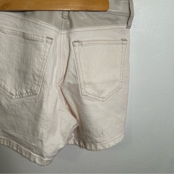 Abercrombie & Fitch The Dad Short High Rise White Faux Leather Denim 27/4 - Picture 10 of 13